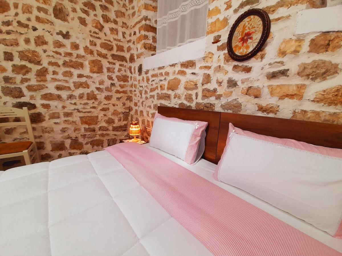 Gorica'S Bridge Hotel Берат Экстерьер фото